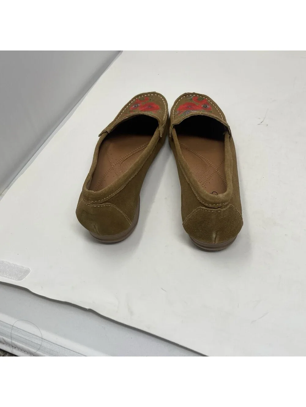 Baretraps Otella Brown Suede Leather Embroidered Moccasin Slip On Flats Size 9